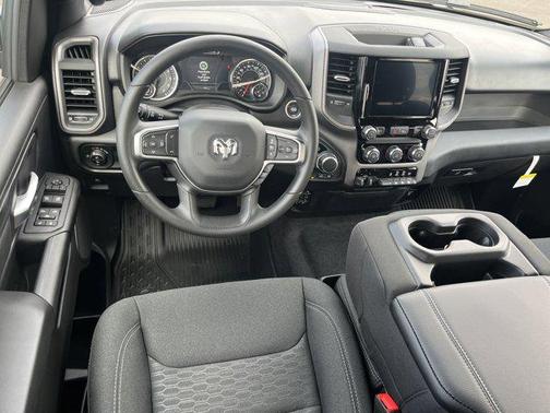 2025 RAM 1500 Warlock Crew Cab 4x4 5'7' Box