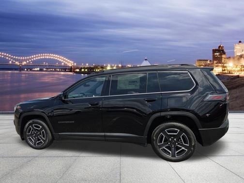 Diamond Black Crystal Pearlcoat 2026 Jeep Cherokee Laredo
