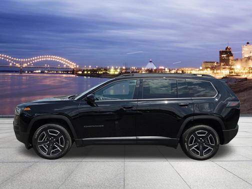 Diamond Black Crystal Pearlcoat 2026 Jeep Cherokee Laredo