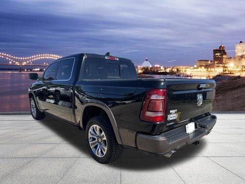 Diamond Black Crystal Pearlcoat 2019 RAM 1500 Longhorn