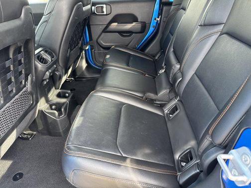 Hydro Blue Pearlcoat 2022 Jeep Gladiator Mojave 4x4