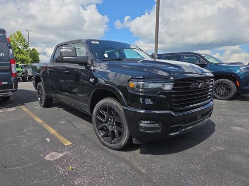 Diamond Black Crystal Pearlcoat 2026 RAM 1500 Laramie