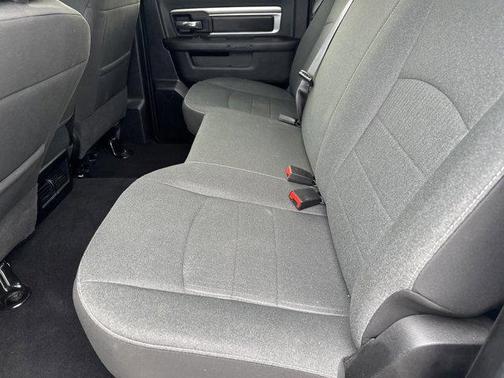 2024 RAM 1500 Classic Warlock Crew Cab 4x2 5'7' Box