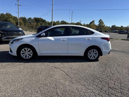2022 Hyundai Accent SE