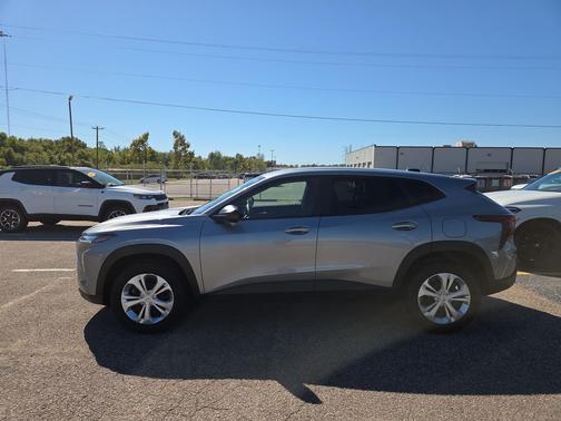 Sterling Gray Metallic 2026 Chevrolet Trax LS