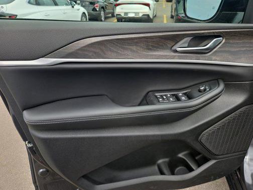Baltic Gray Metallic Clearcoat 2026 Jeep Grand Cherokee Altitude