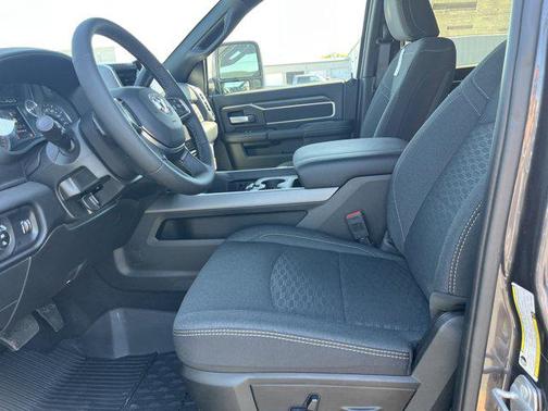 2025 RAM 2500 Big Horn Crew Cab 4x4 6'4' Box