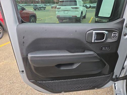 2023 Jeep Wrangler 4-Door Sahara 4x4