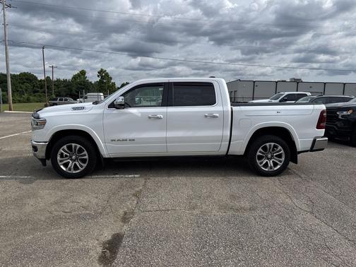Ivory White Tri-Coat Pearlcoat 2021 RAM 1500 Longhorn
