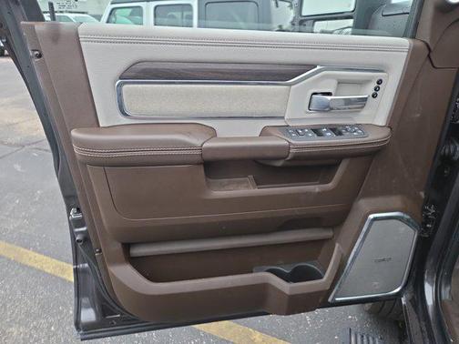 2025 RAM 2500 Laramie Crew Cab 4x4 6'4' Box