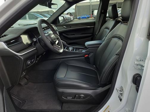 Bright White Clearcoat 2026 Jeep Grand Cherokee L Limited