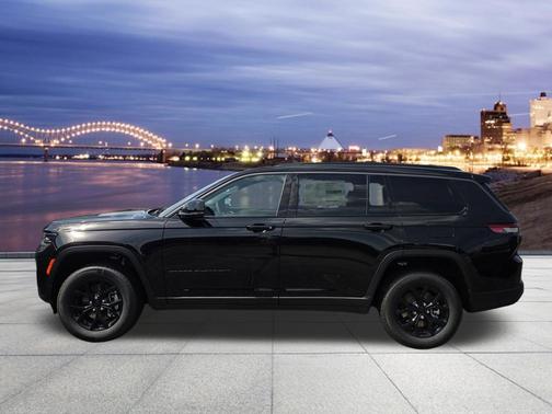 Diamond Black Crystal Pearlcoat 2026 Jeep Grand Cherokee L Altitude