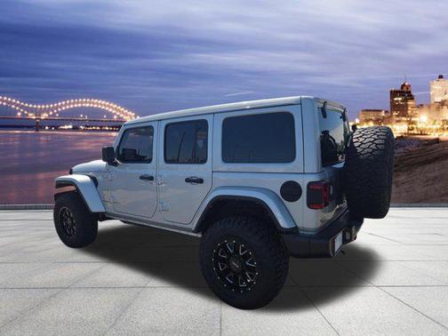 Silver Zynith Clearcoat 2024 Jeep Wrangler 4-Door Sahara 4x4