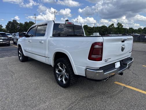 Ivory White Tri-Coat Pearlcoat 2019 RAM 1500 Limited