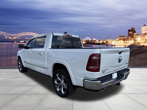Ivory White Tri-Coat Pearlcoat 2019 RAM 1500 Limited