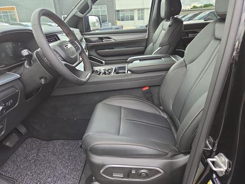 High Gloss Black 2026 Jeep Grand Wagoneer 85th Anniversary Edition 4x4