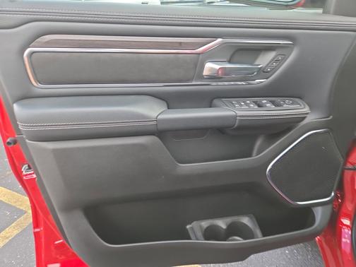 Molten Red Pearlcoat 2026 RAM 1500 Laramie