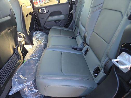 2026 Jeep Gladiator Mojave X 4x4