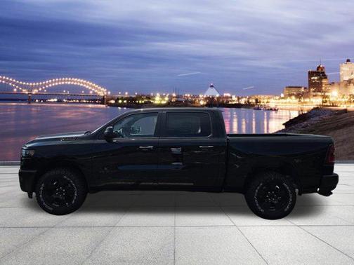 Diamond Black Crystal Pearlcoat 2026 RAM 1500 Warlock Crew Cab 4x4 5'7' Box