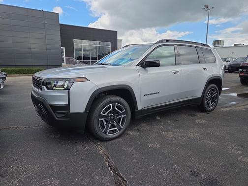 Silver Zynith Clearcoat 2026 Jeep Cherokee Laredo 4x4