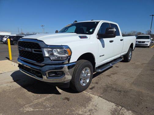 2024 RAM 2500 Big Horn Crew Cab 4x4 8' Box