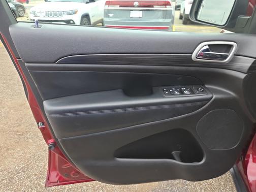 Velvet Red Pearlcoat 2021 Jeep Grand Cherokee Laredo