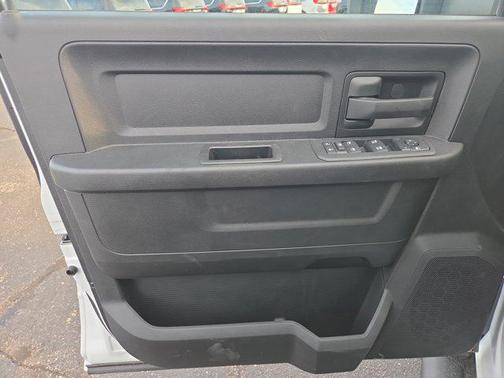 2026 RAM 2500 Tradesman Crew Cab 4x4 6'4' Box