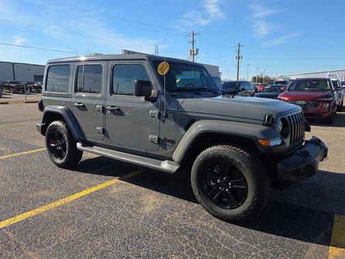 2023 Jeep Wrangler 4-Door Sahara Altitude 4x4