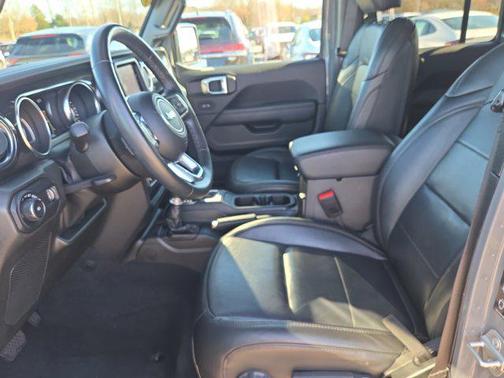 2023 Jeep Wrangler 4-Door Sahara Altitude 4x4