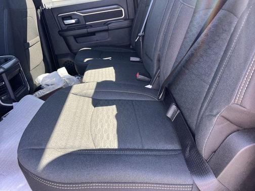 2025 RAM 2500 Big Horn Crew Cab 4x4 6'4' Box