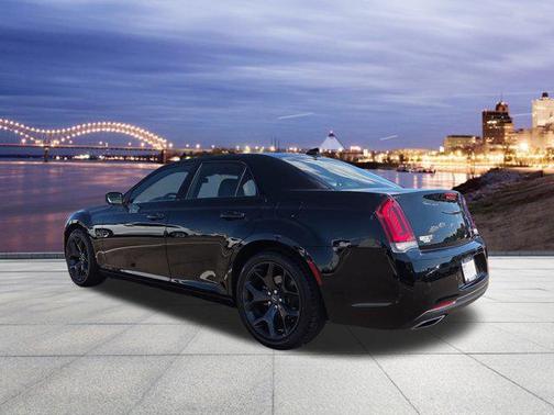 2022 Chrysler 300 S