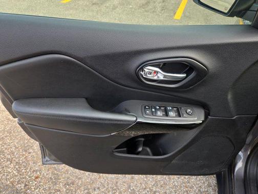 2021 Jeep Cherokee Altitude