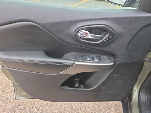 Olive Green Pearlcoat 2019 Jeep Cherokee Limited