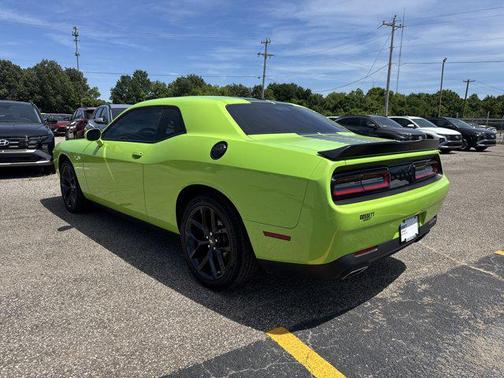 Sublime Metallic Clearcoat 2023 Dodge Challenger SXT