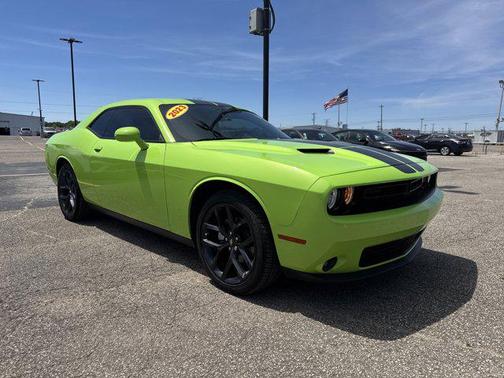 Sublime Metallic Clearcoat 2023 Dodge Challenger SXT