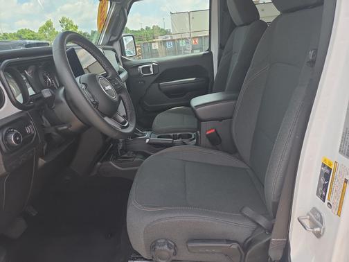 Bright White Clearcoat 2025 Jeep Wrangler Sport S
