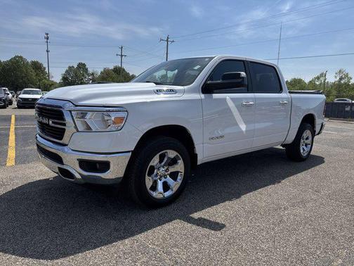 Bright White Clearcoat 2019 RAM 1500 Big Horn