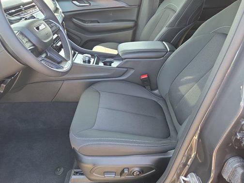 Baltic Gray Metallic Clearcoat 2025 Jeep Grand Cherokee L Laredo