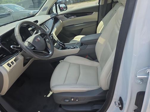 Crystal White Tricoat 2021 Cadillac XT6 Premium Luxury FWD