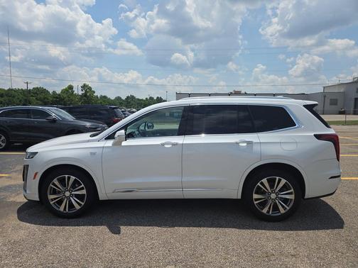 Crystal White Tricoat 2021 Cadillac XT6 Premium Luxury FWD