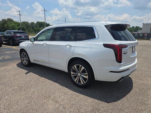 Crystal White Tricoat 2021 Cadillac XT6 Premium Luxury FWD