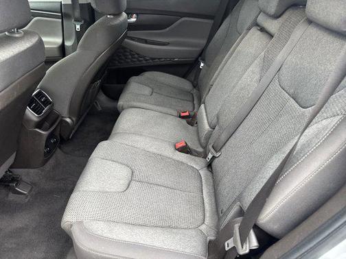 Shimmering Silver Pearl 2020 Hyundai SANTA FE SE 2.4