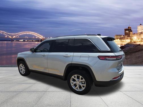 Silver Zynith 2023 Jeep Grand Cherokee Limited