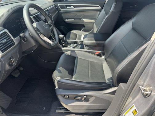 2022 Volkswagen Atlas 3.6L SE w/Technology