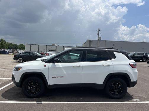 2023 Jeep Compass Trailhawk