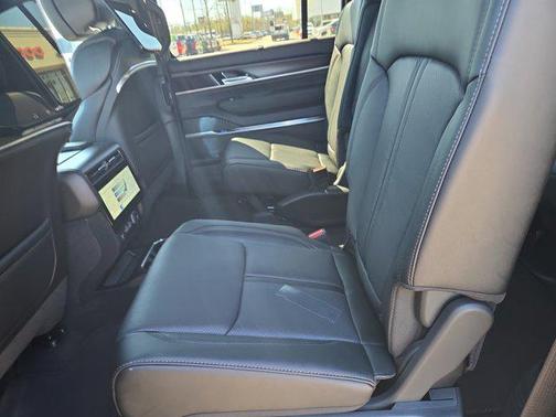 2026 Jeep Grand Wagoneer L Summit Obsidian 4x4