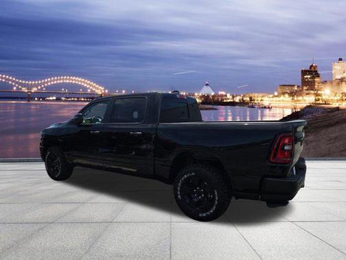 Diamond Black Crystal Pearlcoat 2026 RAM 1500 Warlock Crew Cab 4x4 5'7' Box