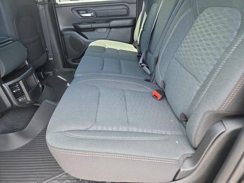 Diamond Black Crystal Pearlcoat 2026 RAM 1500 Warlock Crew Cab 4x4 5'7' Box