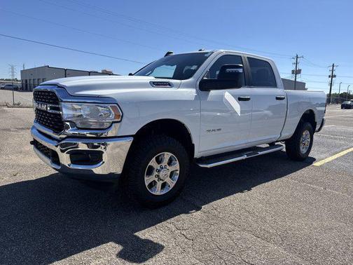 Bright White Clearcoat 2024 RAM 2500 Big Horn Crew Cab 4x4 6'4' Box