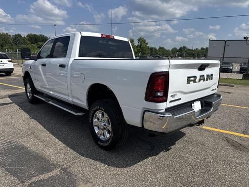 Bright White Clearcoat 2025 RAM 2500 Big Horn Crew Cab 4x4 6'4' Box